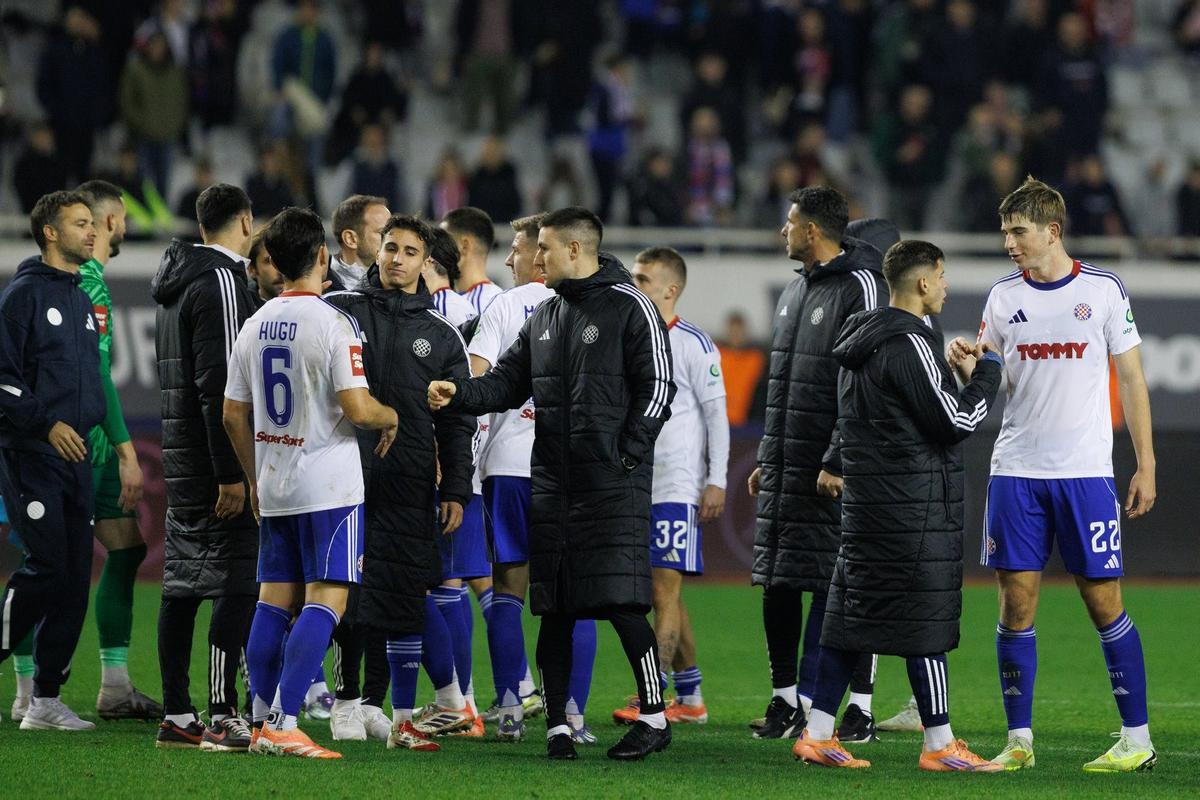 Guillamón con su equipo