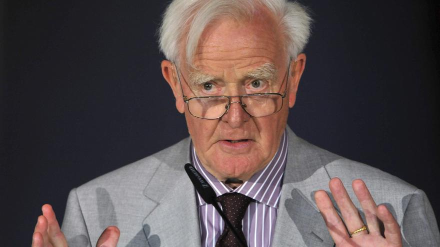 La última entrevista del espía que surgió del frío: John le Carré a tumba abierta