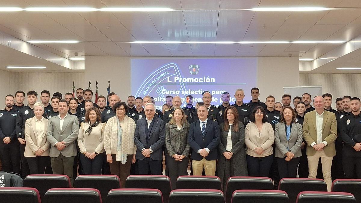 Inauguración de la primera jornada del curso de promoción para aspirantes a policía local de la Región.