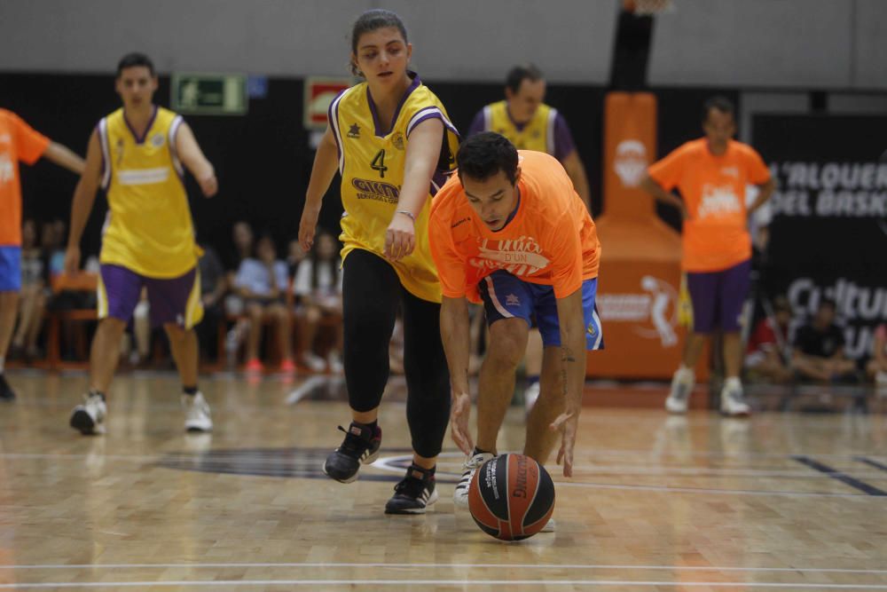 Partido entre los actores de 'Campeones' y el equipo de Burjassot que inspiró la película