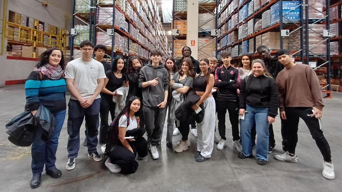 Visita del alumnado de FP Básica a las instalaciones del grupo Carreras.