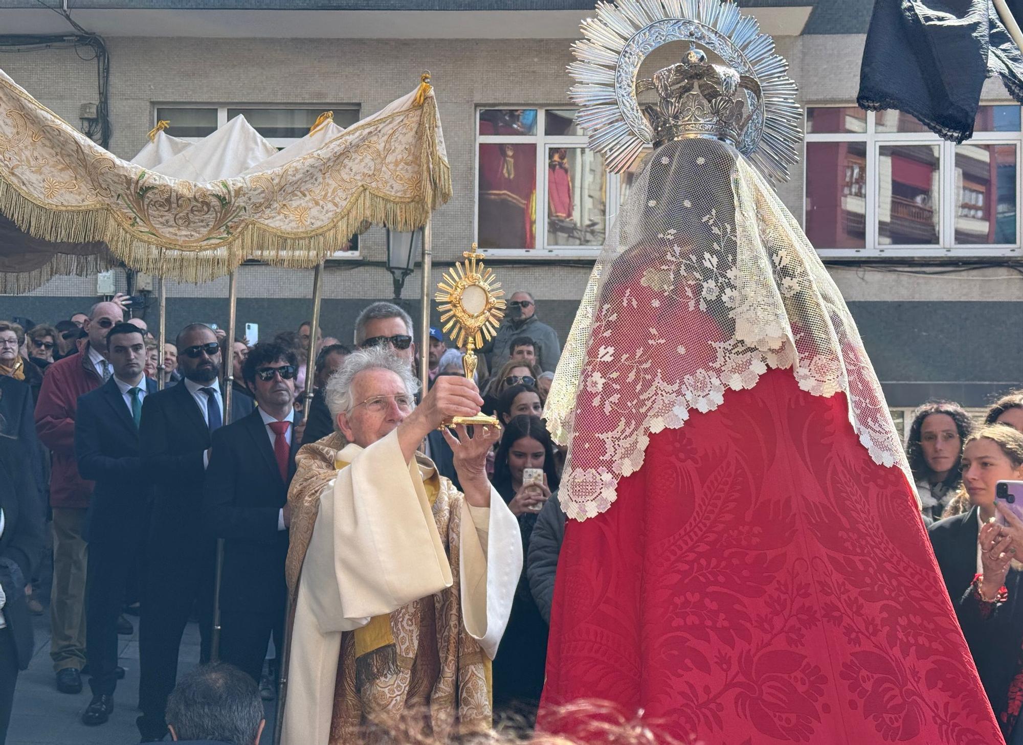 Así vivió Candas el cierre de su Semana Santa con la Procesion del Encuentro