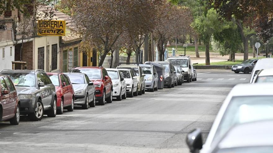 El mapa del aparcamiento en Zaragoza: hay más coches y más plazas en algunos barrios, pero también más quejas