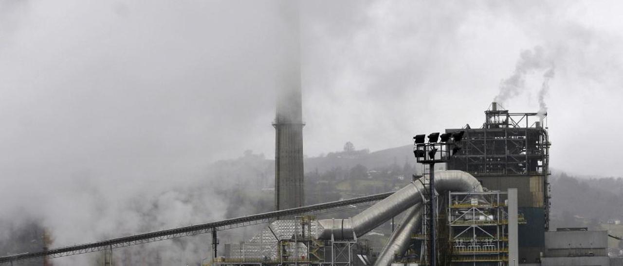 Javier Fernández exige evaluar el riesgo de apagar térmicas para el suministro eléctrico