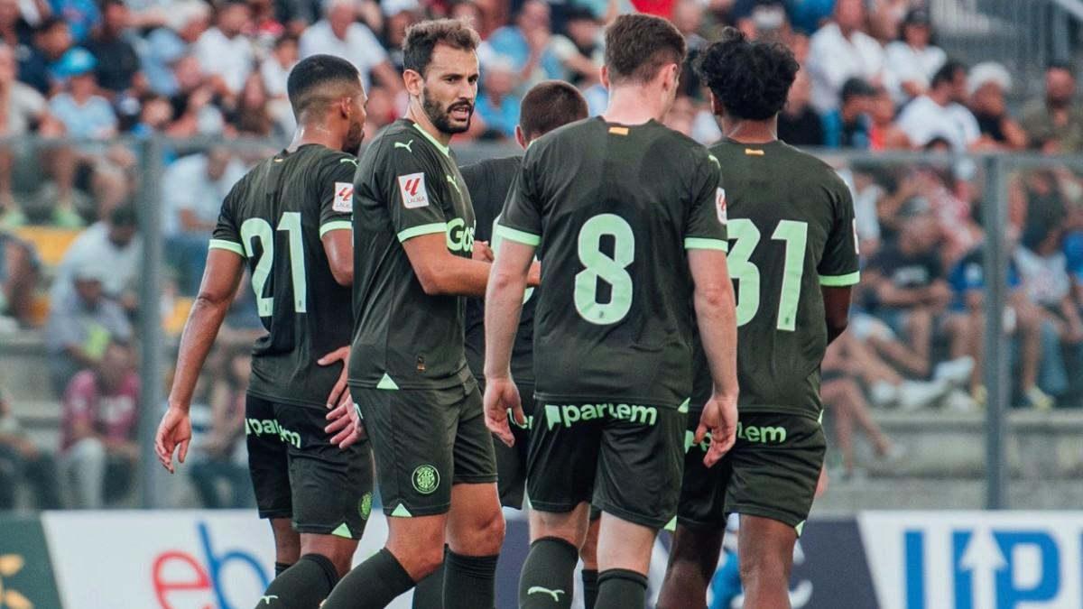 Los jugadores del Girona, durante el partido contra la Lazio
