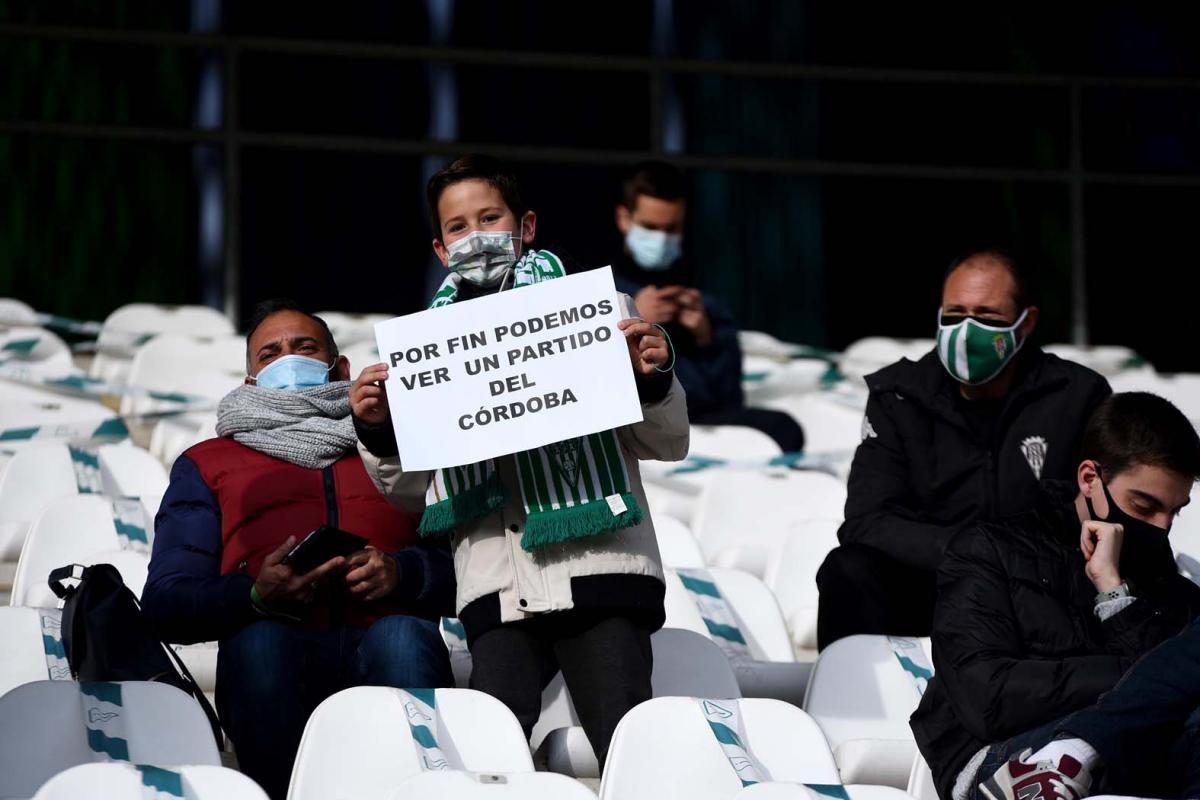 Los aficionados en el partido de Copa del Rey