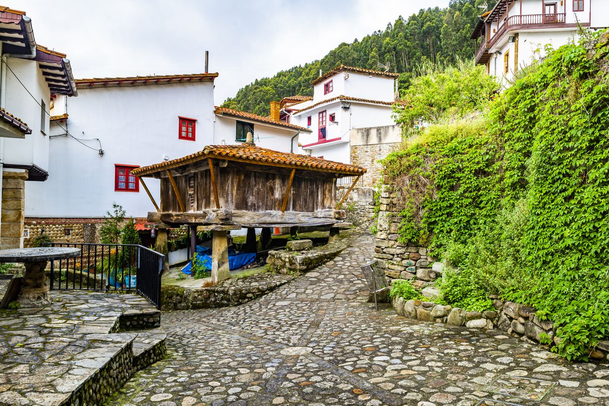 Pueblo de Tazones, en Asturias.