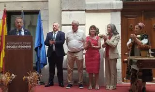 Medalla de oro de Llanes para cuatro trabajadores municipales: Carmen Acebo, Natividad Díaz, Juan Tomás Robredo y Miguel Gómez