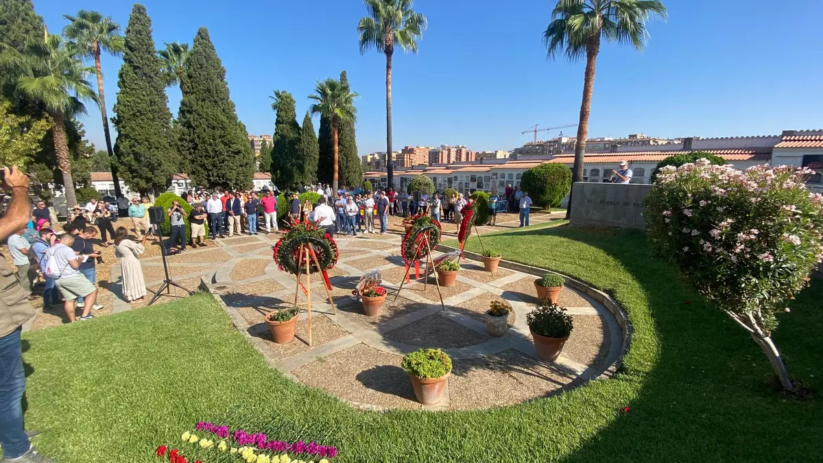 Dos exposiciones, una ruta y un documental para recordar a las víctimas del franquismo en Badajoz