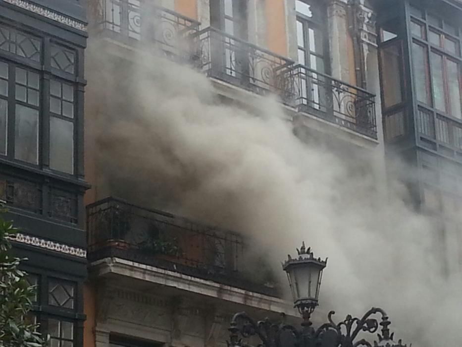 Incendio en la calle Uría de Oviedo