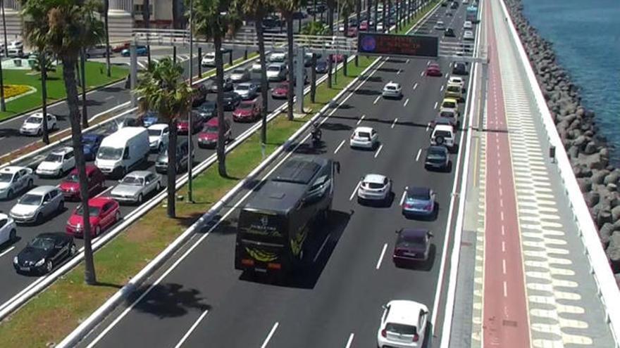 Retenciones de tráfico en la Avenida Marítima (28/05/17)