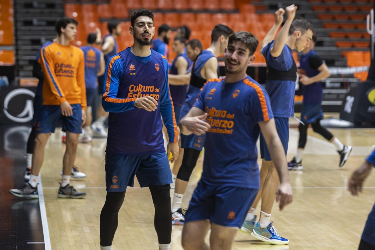 El equipo, que se entrenó en la tarde previa al choque, tiene a todos sus efectivos disponibles a excepción de Prepelic y Hanlan