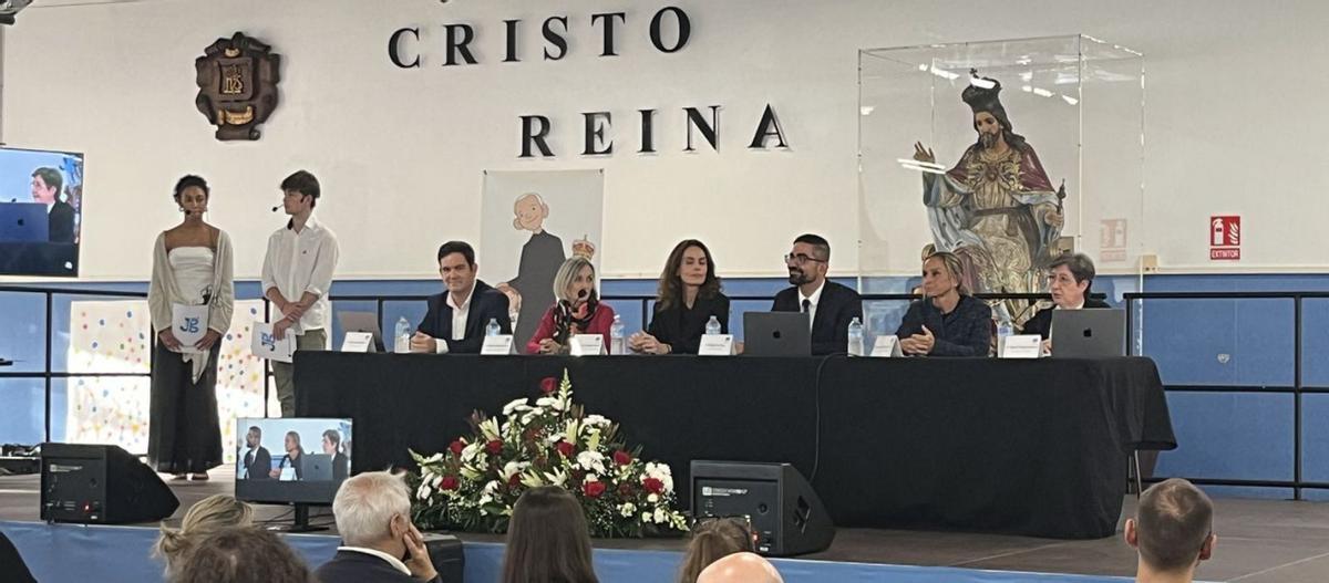 Hijas de Cristo Rey, distinguido por Apple por su innovación  | LOC