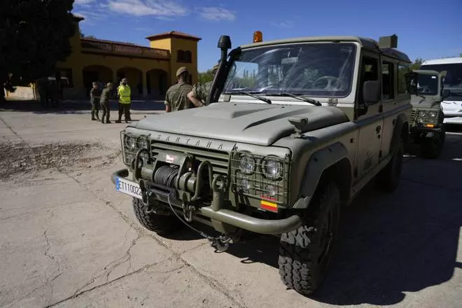 GALERÍA | Las imágenes de la visita de la ministra de Defensa, Margarita Robles, a Monte la Reina
