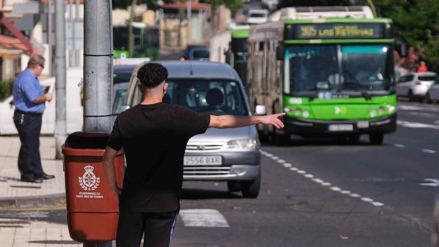 La gratuidad incrementa la cifra de pasajeros de las guaguas en un 45%