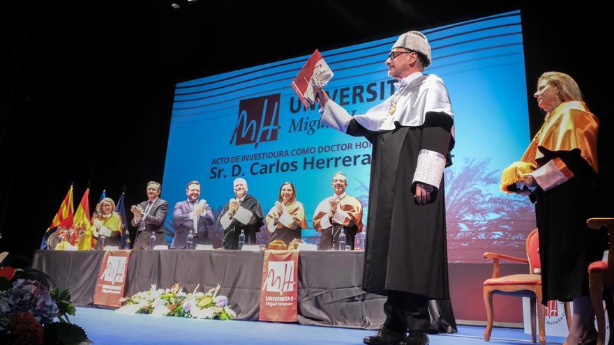 Así ha sido el discurso de Carlos Herrera en su nombramiento como Doctor Honoris Causa por la UMH