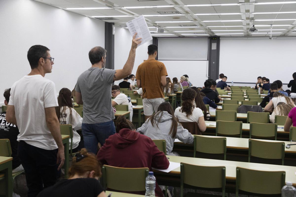 Valencia. VLC. Examenes e selectividad de castellano y de inglés, Escuela de Caminos.