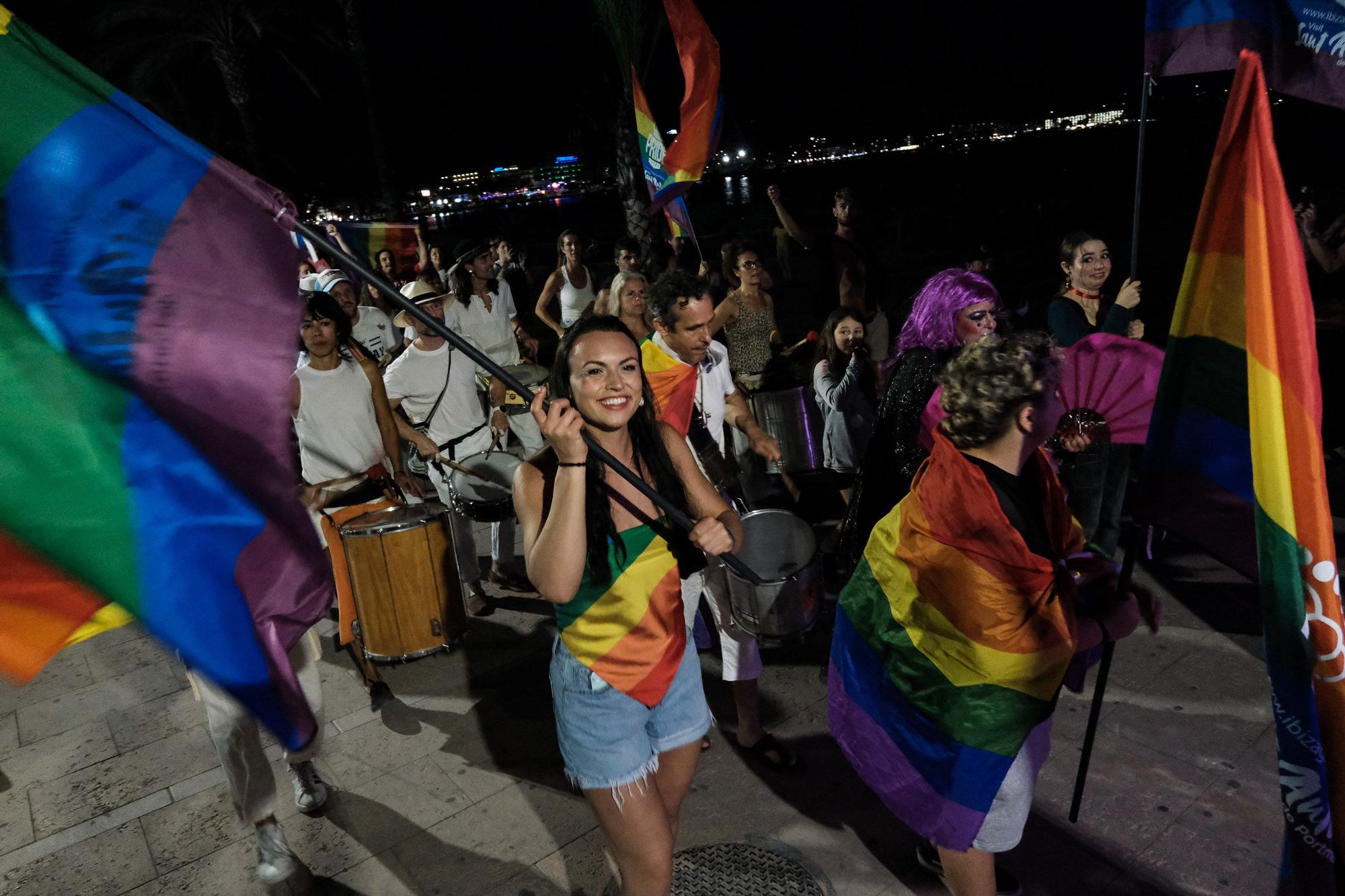 Mira aquí todas las fotos del primer pasacalles del Ibiza Pride en Sant Antoni