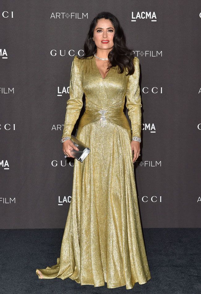 Salma Hayek brilla con un estilismo en color oro de Gucci - Woman