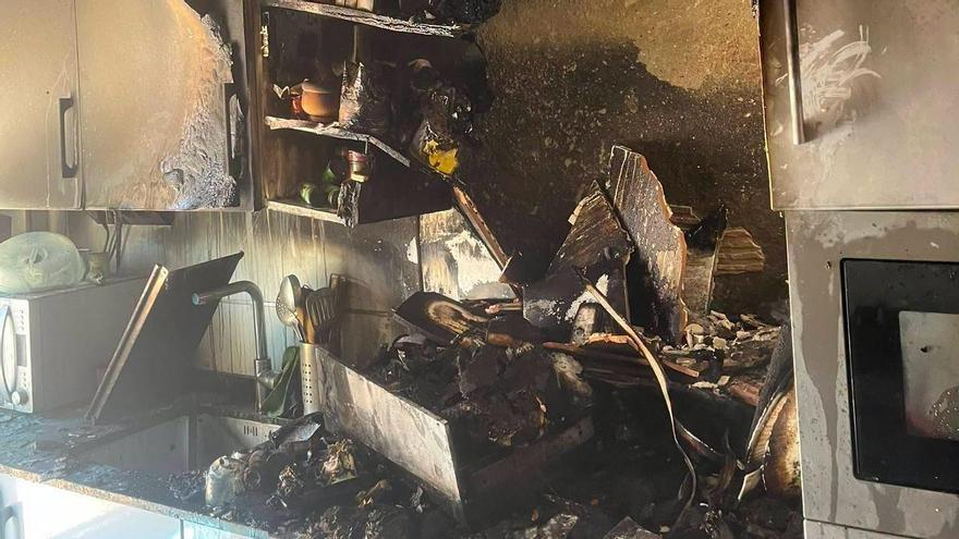 Aspecto de la cocina tras el incendio.