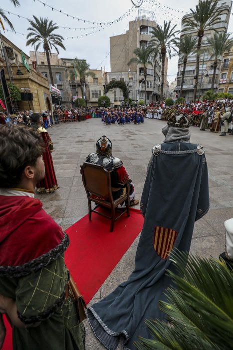 Procesión y embajada en Crevillent