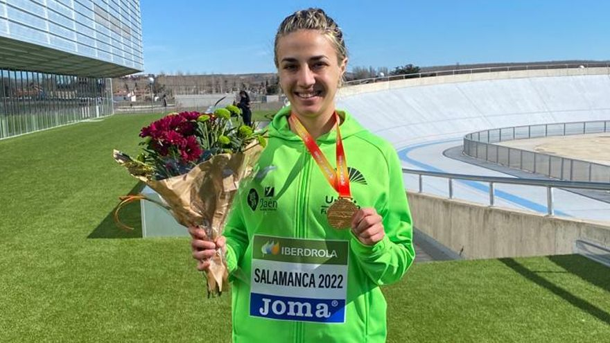 Atletismo. Esperanza Cladera fue tercera en 200 metros del Nacional sub-23