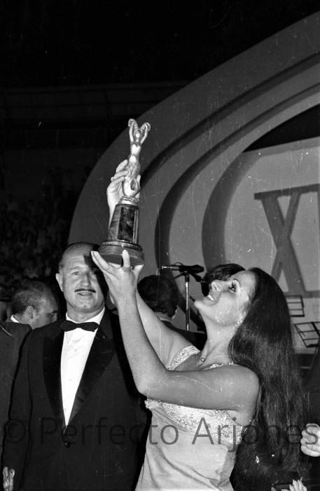 ROXANA,GANADORA DEL XIII FESTIVAL DE LA CANCIÓN DE BENIDORM. 1971.