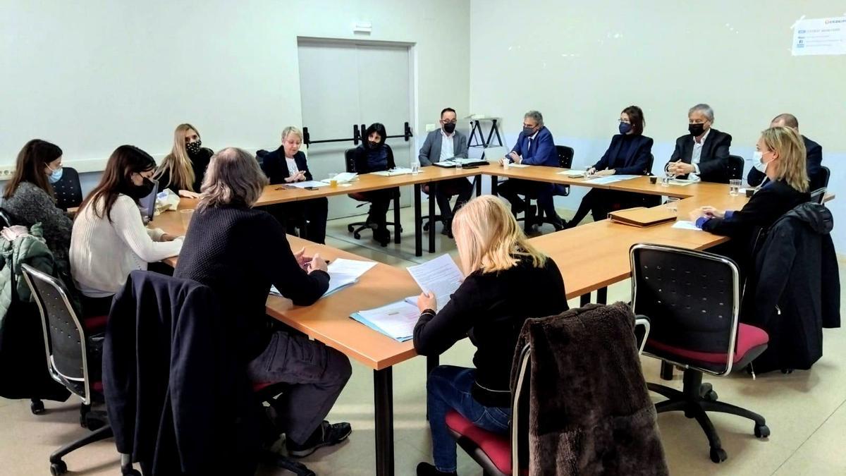 Un moment de la reunió, celebrada a la delegació del Govern a la Catalunya Central