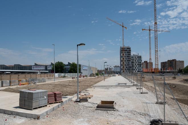 En imágenes I Lobe inicia la construcción de nuevos pisos en la avenida Cataluña de Zaragoza