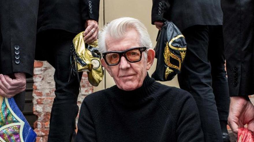 Nick Lowe, músico ya legendario: "Veo a lo lejos la bandera de cuadros que dice 'hasta aquí'. Pero parar ahora sería una locura"