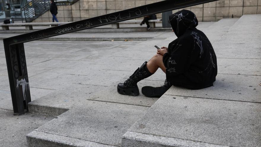 Aumentan los jóvenes que se sienten solos y sin nadie real con quien hablar.