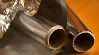 Elimina el quemado de tus sartenes con el infalible truco del papel de aluminio