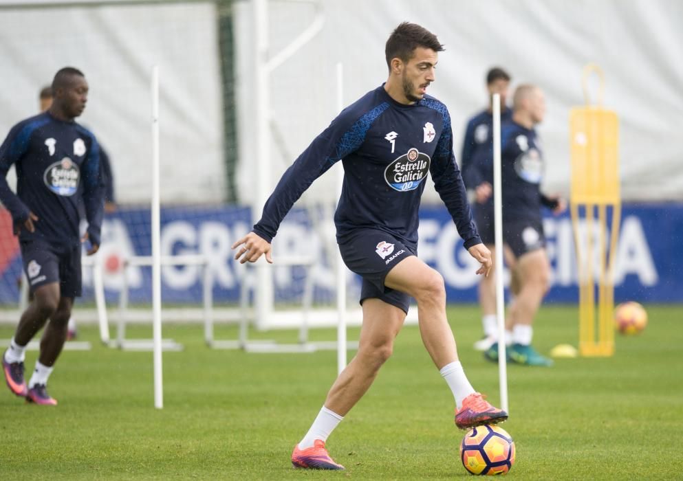 Laure se reincorpora al grupo, con el que también trabajan Juanfran y Joselu.