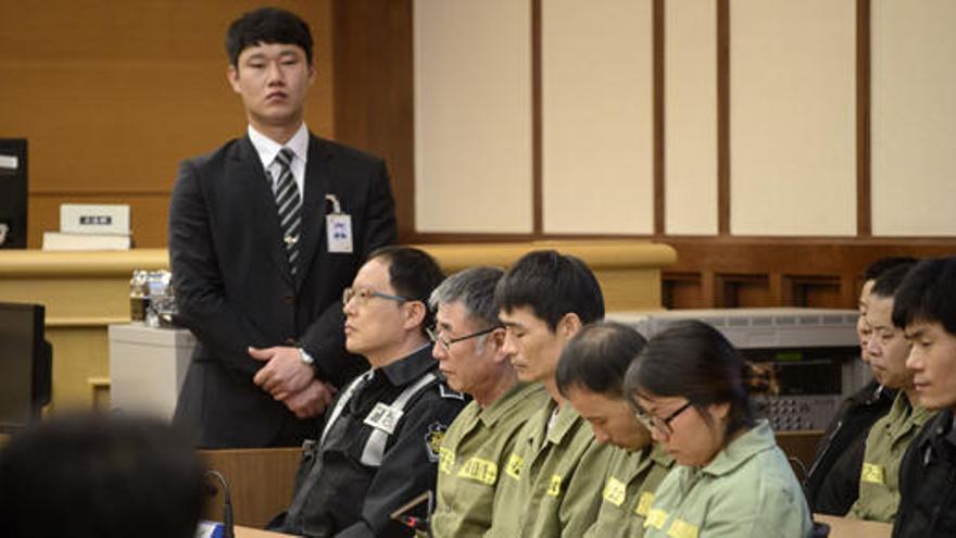 Condenan a 36 años de cárcel al capitán del Sewol