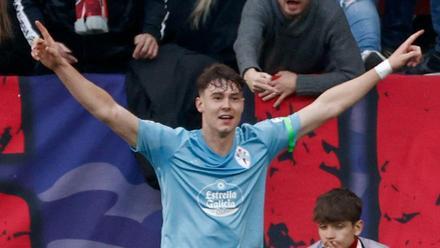 Larsen, durante un partido de LaLiga con el Celta