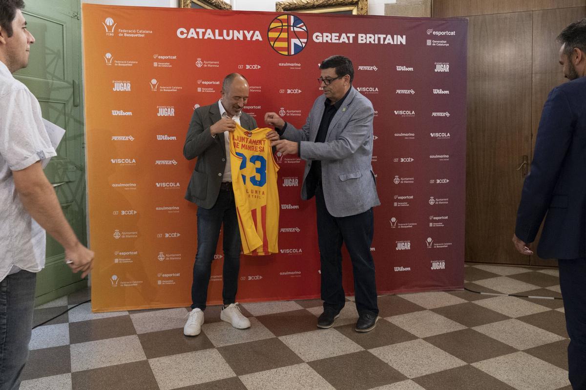 Totes les fotos de la pesentació del Catalunya-Gran Bretanya a l'Ajuntament de Manresa