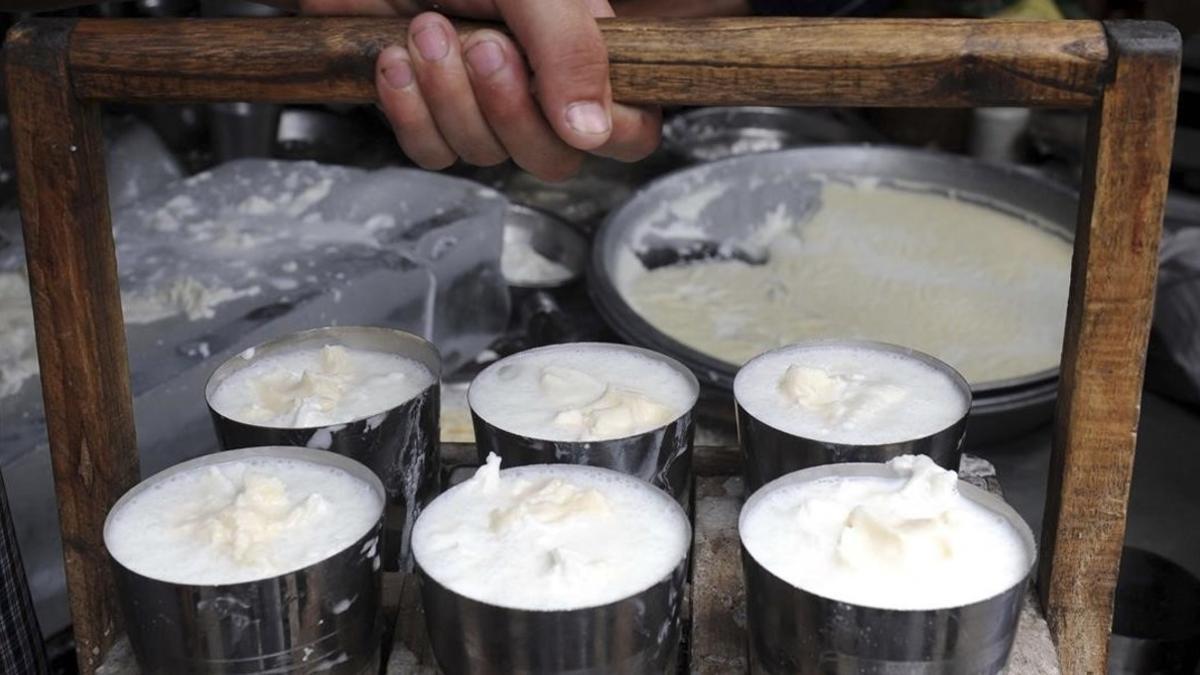 Lassi, bebida de yogurt popular en Pakistán.