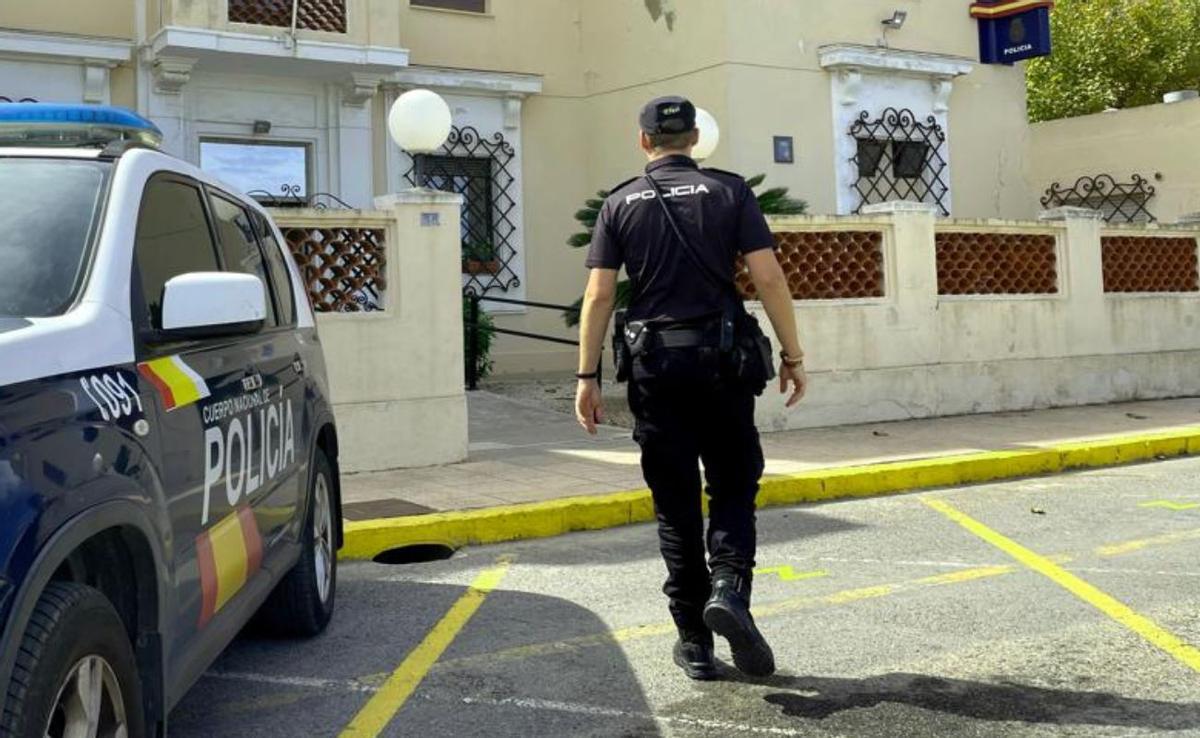 Dos jóvenes de 22 y 25 años detenidos en Dénia tras una pelea a puñaladas entre amigos en una vivienda