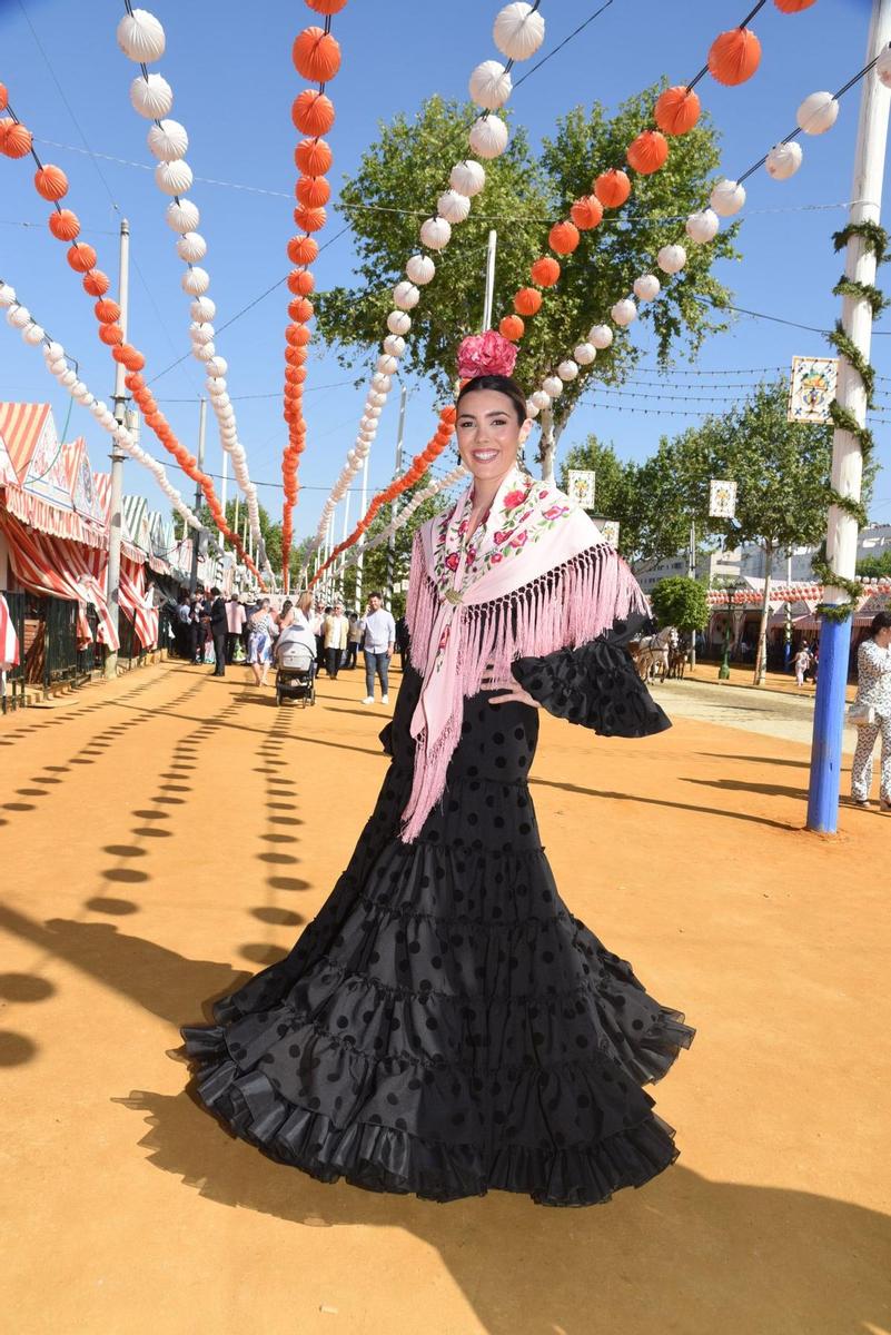 Ana Ferrer Padilla con un vestido de Beatriz Benítez y complementos de Flamenca by Poppy