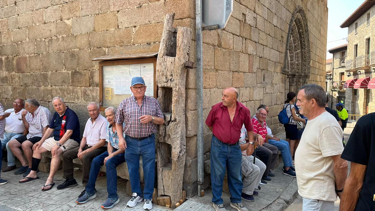 "El Abuelo" en el esquinazo del mentirote.