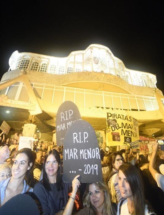 Manifestación en Cartagena: 55.000 personas claman por el Mar Menor (II)