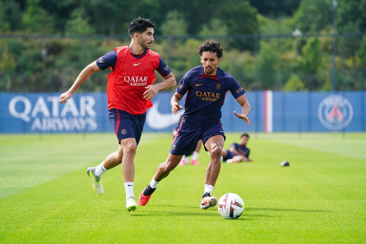 El PSG presume del retorno de Mbappé... ¡en el estreno de Dembélé con el grupo! El PSG presume del retorno de Mbappé... ¡en el estreno de Dembélé con el grupo!