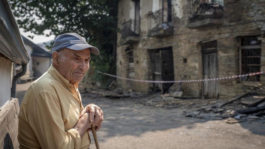 La Xunta dará ayudas de hasta 122.400 euros a los propietarios de las casas quemadas en los incendios