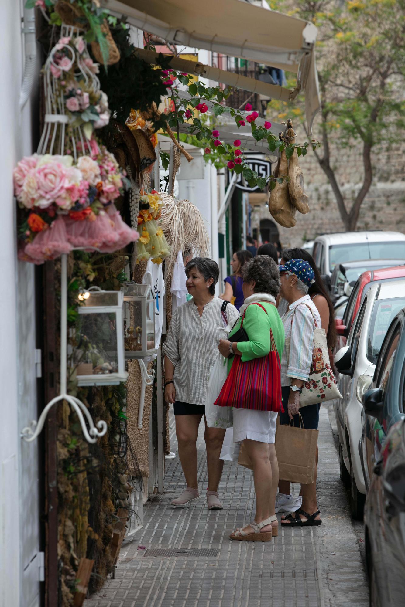 Galería de imágenes de la masificación de turistas en la ciudad de Ibiza a principios de junio