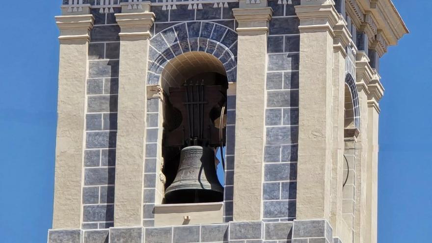 Imatge parcial del campanar de la Seu de Gandia.