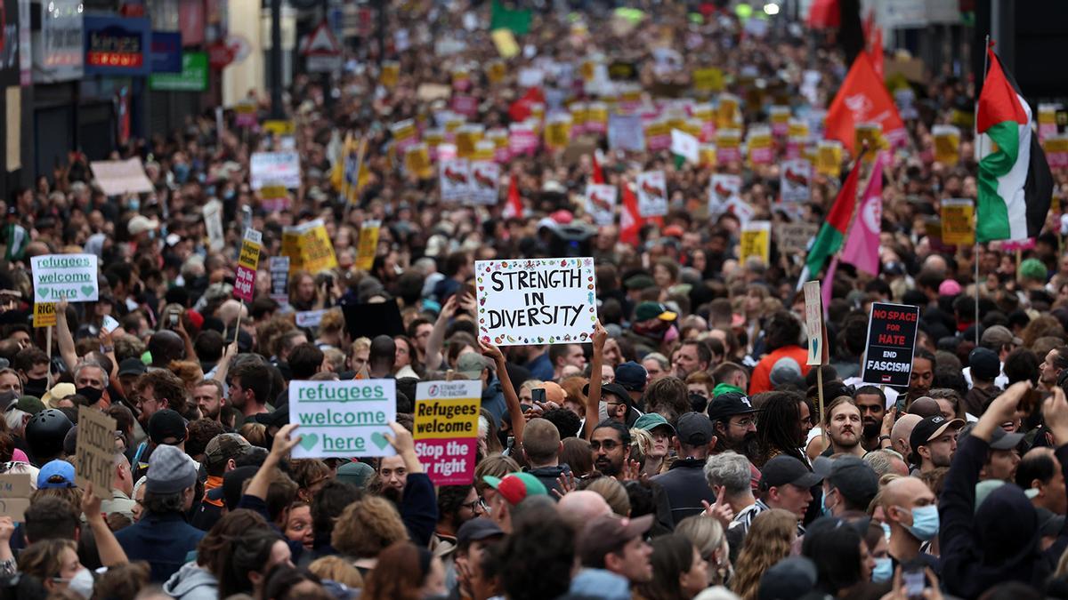 Multitudinaria manifestación antirracistas en Walthamstow, Londres