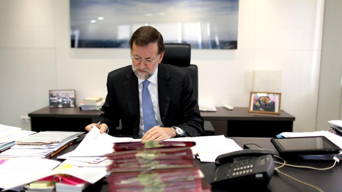 Mariano Rajoy, en su despacho, el día siguiente de las elecciones generales.