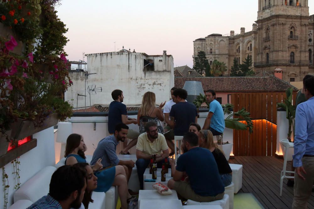 La Terraza Chinitas, en el pasaje del mismo nombre.