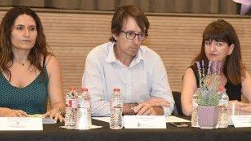 Laura Vilagrà, Albert Miralda i Àngels Santaolaria, dimarts a la reunió