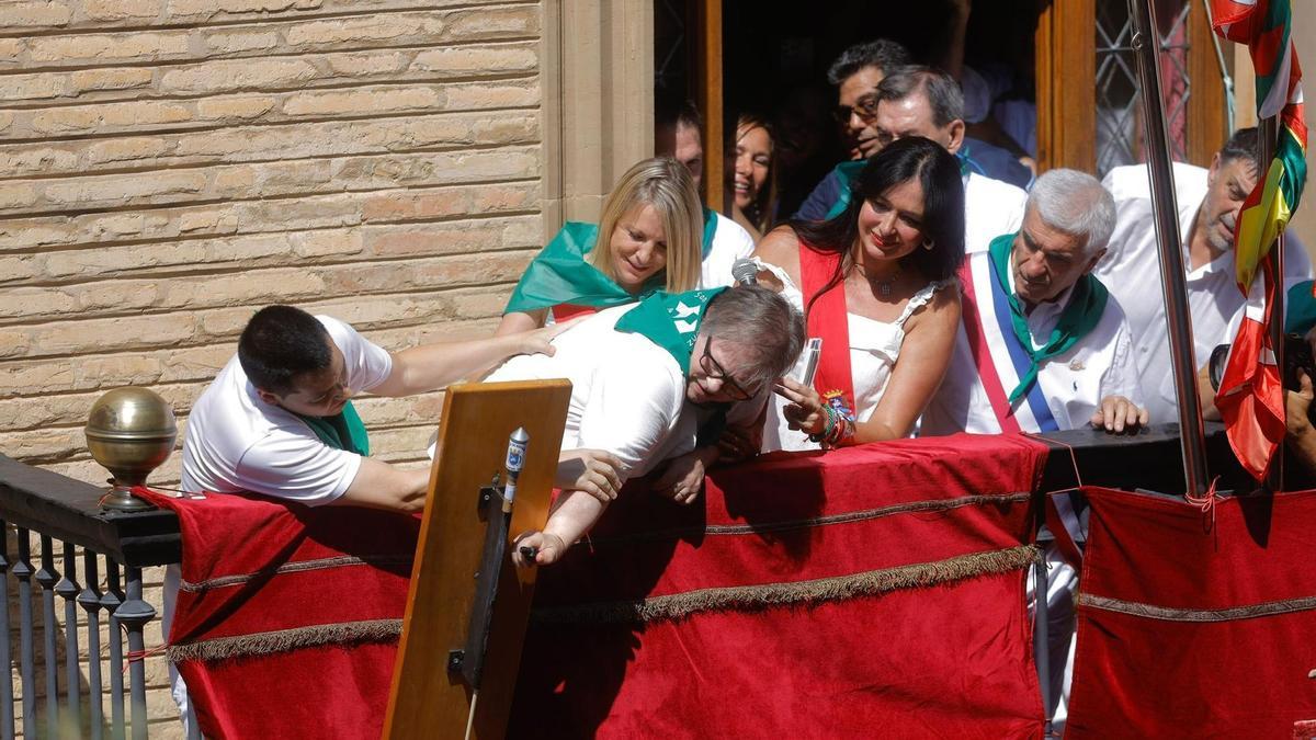 Alegría Blan enciende el cohete de las Fiestas San Lorenzo 2024